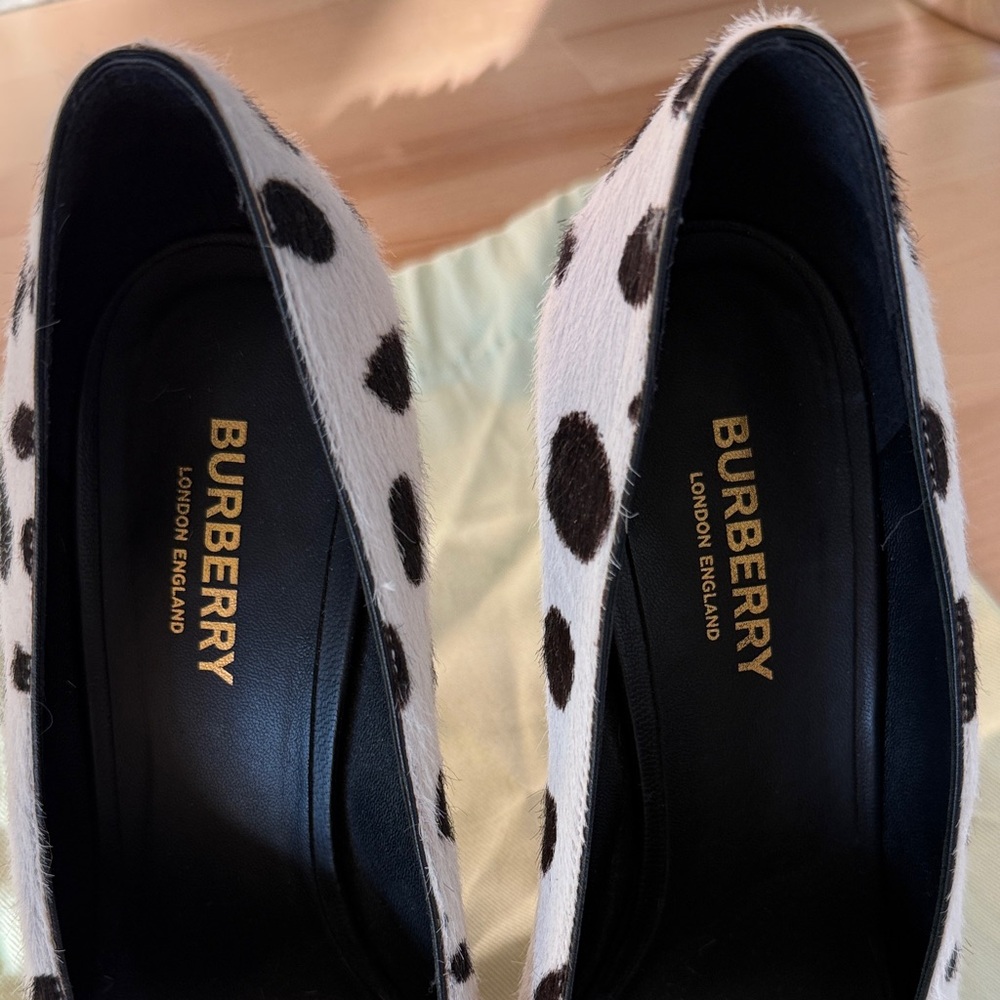 Burberry Dalmatian Print Calf Hair Ava Pumps - Black and White Size 37 - Picture 3 of 8